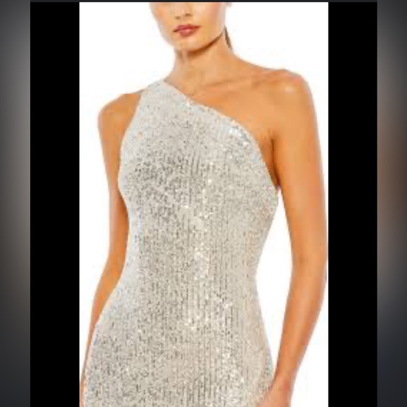 Ieena-Mac Duggal Draped Sheeth Gown - Picture 2 of 8